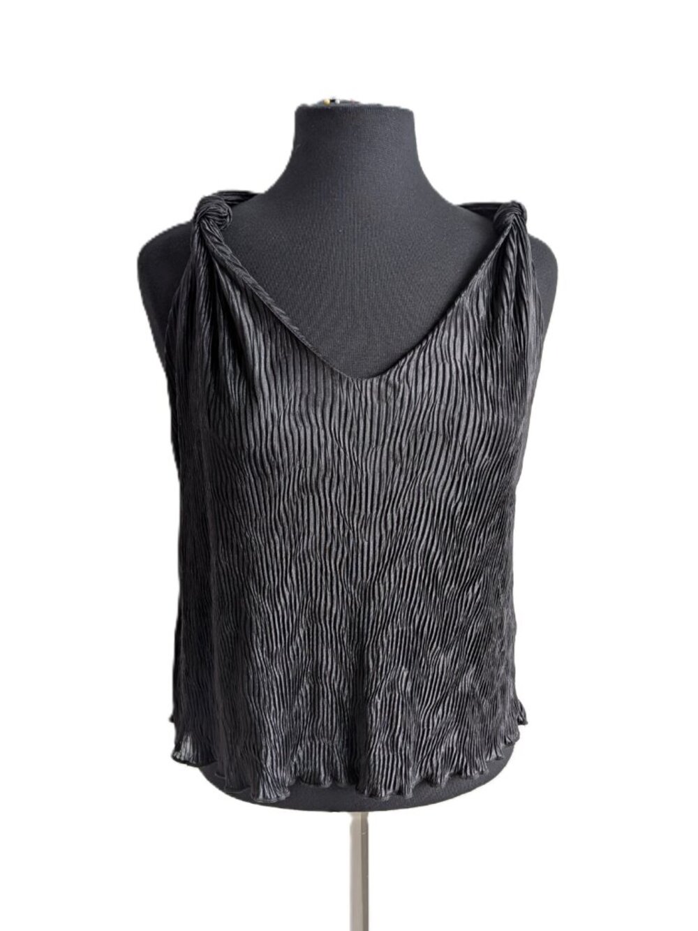 NWT GILLI Black Crinkle Pleated Tie-Strap Tank Top | Medium